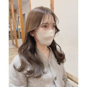 顔まわりが決まるレイヤーカット