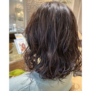軽やかニュアンスパーマで脱ペタンコ