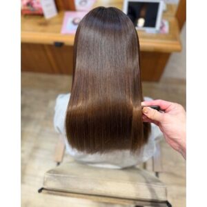 髪質改善ストレートで素髪ツヤ髪へ