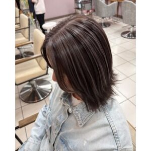 大人の白髪ぼかしで自然なツヤ髪に