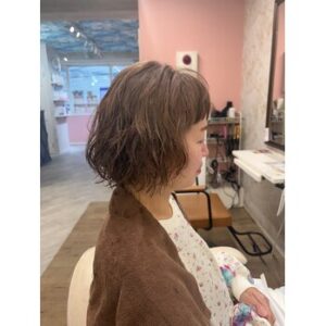 軽やかレイヤーカットで動きとツヤ感アップ