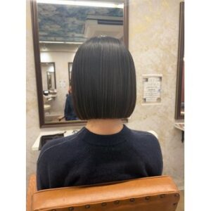 朝も夜も広がる髪にサヨナラ縮毛矯正