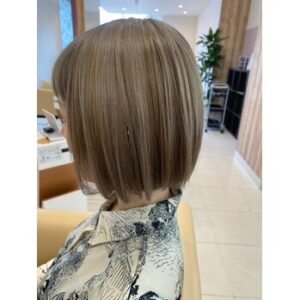 人気急上昇中の白髪ぼかしカラー