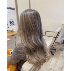 水素カラーでツヤ髪ケア♪