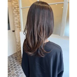 レイヤーカットで横顔も小顔見せ♪