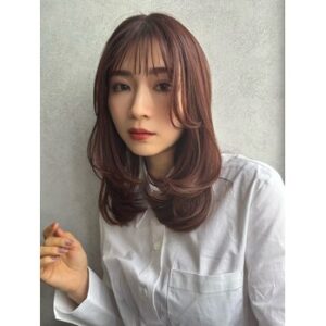 レイヤーカットで動きと軽さをプラス