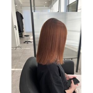 髪がまとまると若く見える？